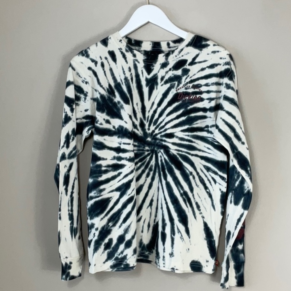 Dickies woman’s log sleeve tie dye shirt